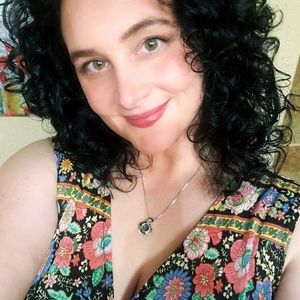 Meet your Posher, Carolyn